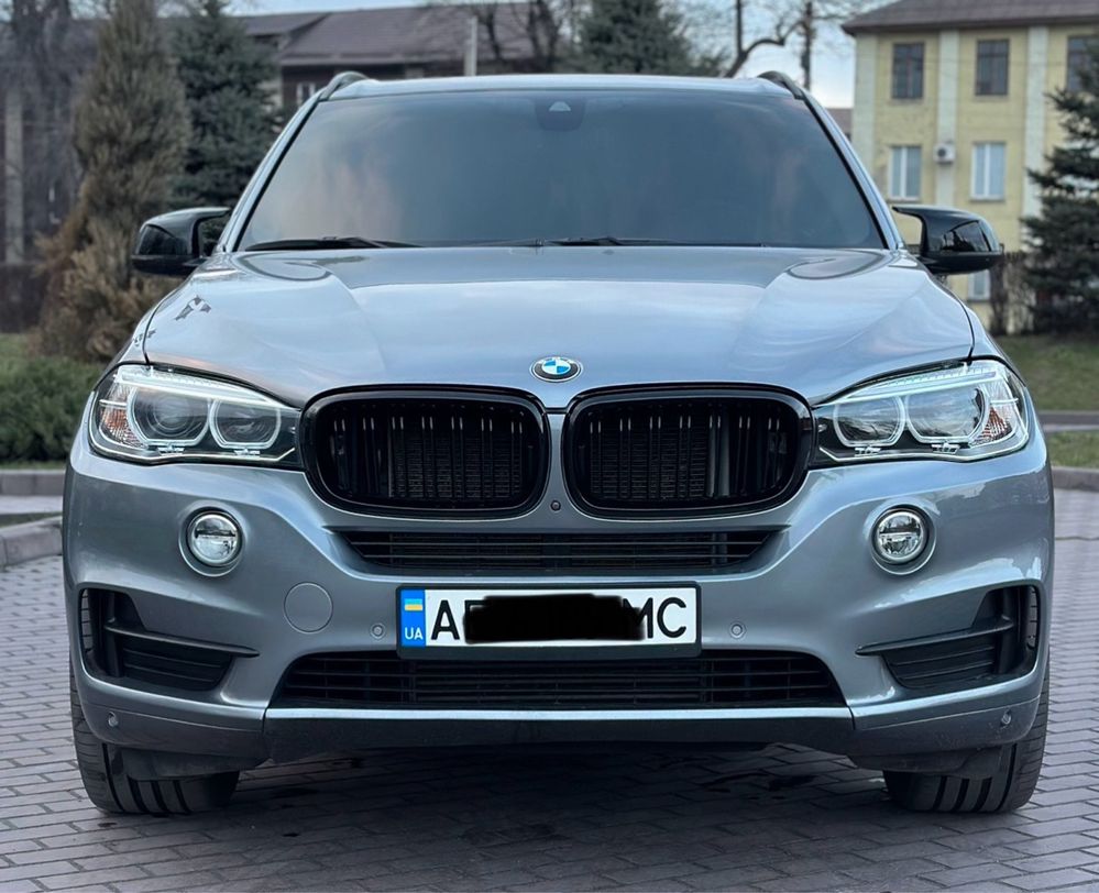 Продам BMW X5 3.0 бензин