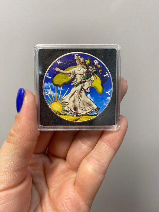 Серебряная монета 1$ США 2022, с украинской символикой.