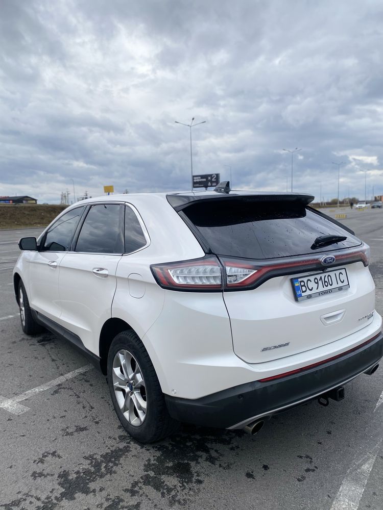 Ford Edge titanium