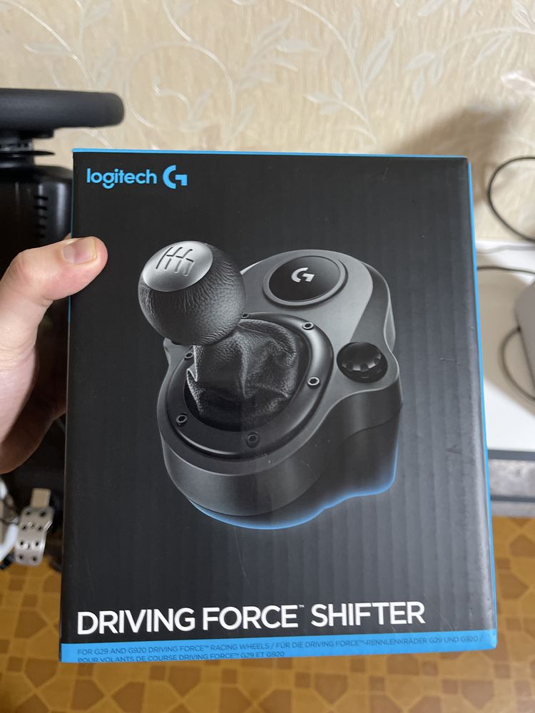 Продам новый Руль G923 trueforce + новый капкит + коробка передач.
