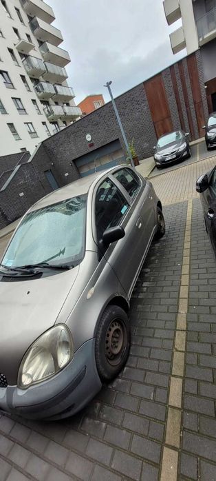 Toyota Yaris 1.0 benzyna 2003 – sprawna, przegląd do 09/2026