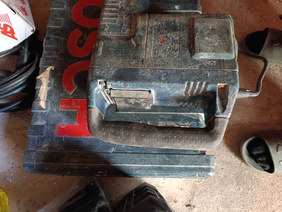 Перфератор бош 2/28 відбійник бош GSH 11 E