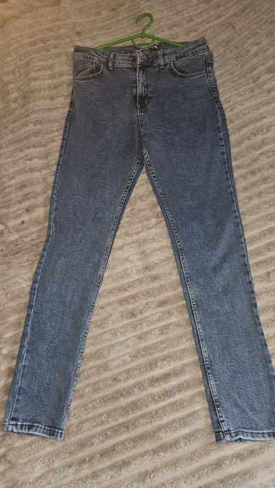 Джинсы женские .