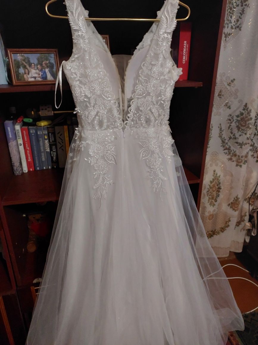 Весільна сукня, не вінчана