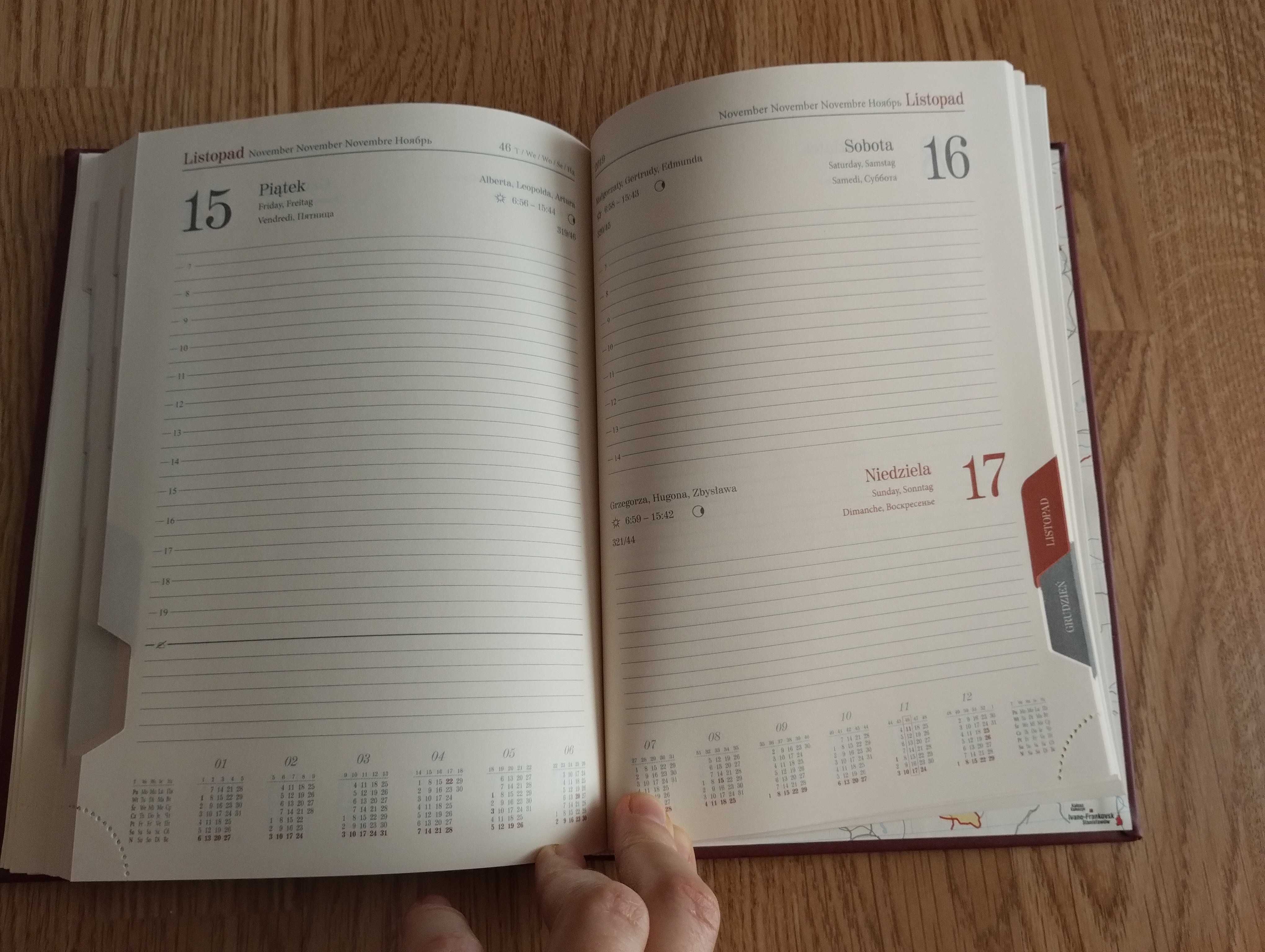 Kalendarz 2019 książkowy średni nowy twarda oprawa