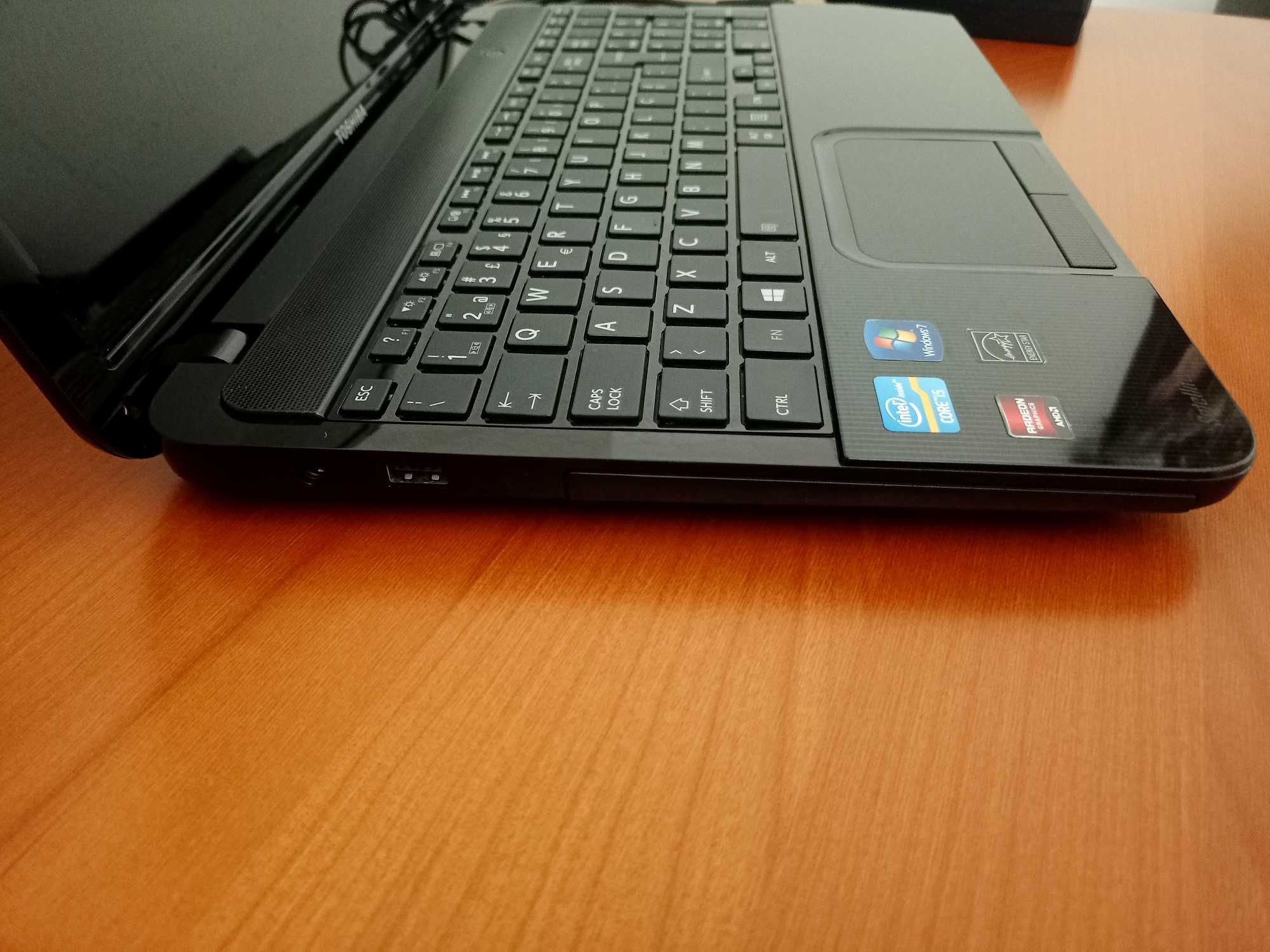 Portátil Toshiba Satellite L850-16V para Reparação