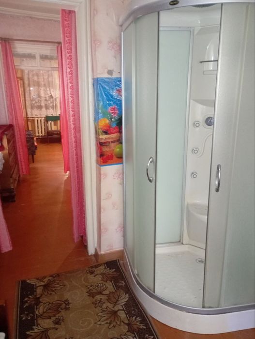 Продам частину будинку в Центральній частині міста.