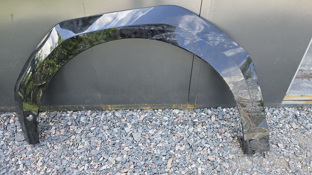 Kia EV9 23- накладка расширитель крыла переднего левого.