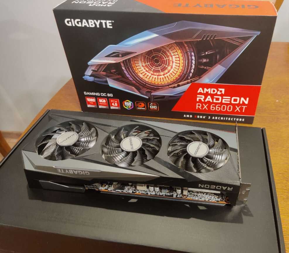 Gigabyte Radeon RX 6600 XT Gaming OC