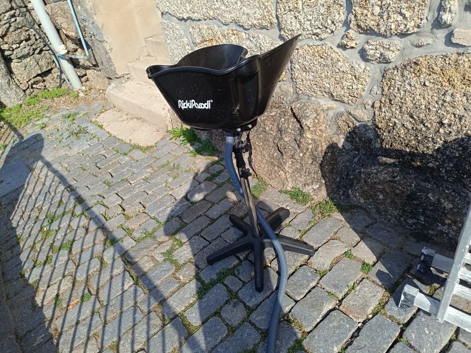 Bacia para lavar o cabelo portátil está como nova