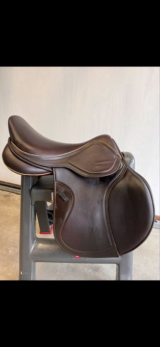 Siodło brązowe skokowe 17,5” 32 łęk , wymienne