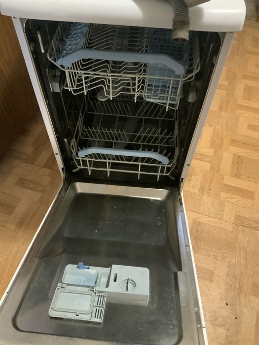 Пральна машина  indezit DSG 573