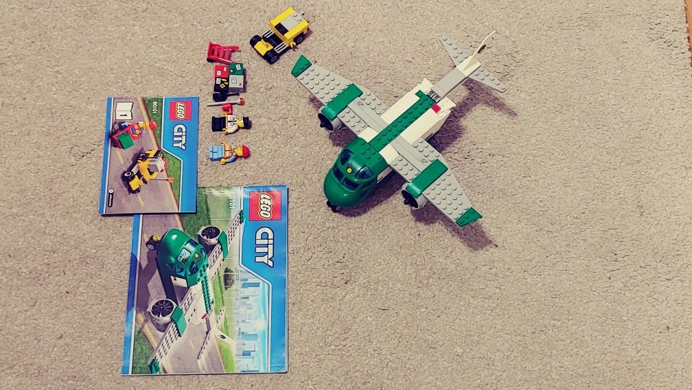 60101 Lego City, Samolot transportowy