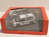 Renault Espace 1 karetka Phase 2 Ambulance SMUR 1/43 Universal Hobbies