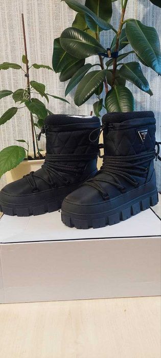 Зимові чоботи Guess UNIQUES. ОРИГ.