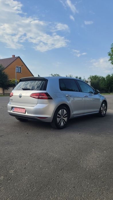 Продам E-Golf 2016р