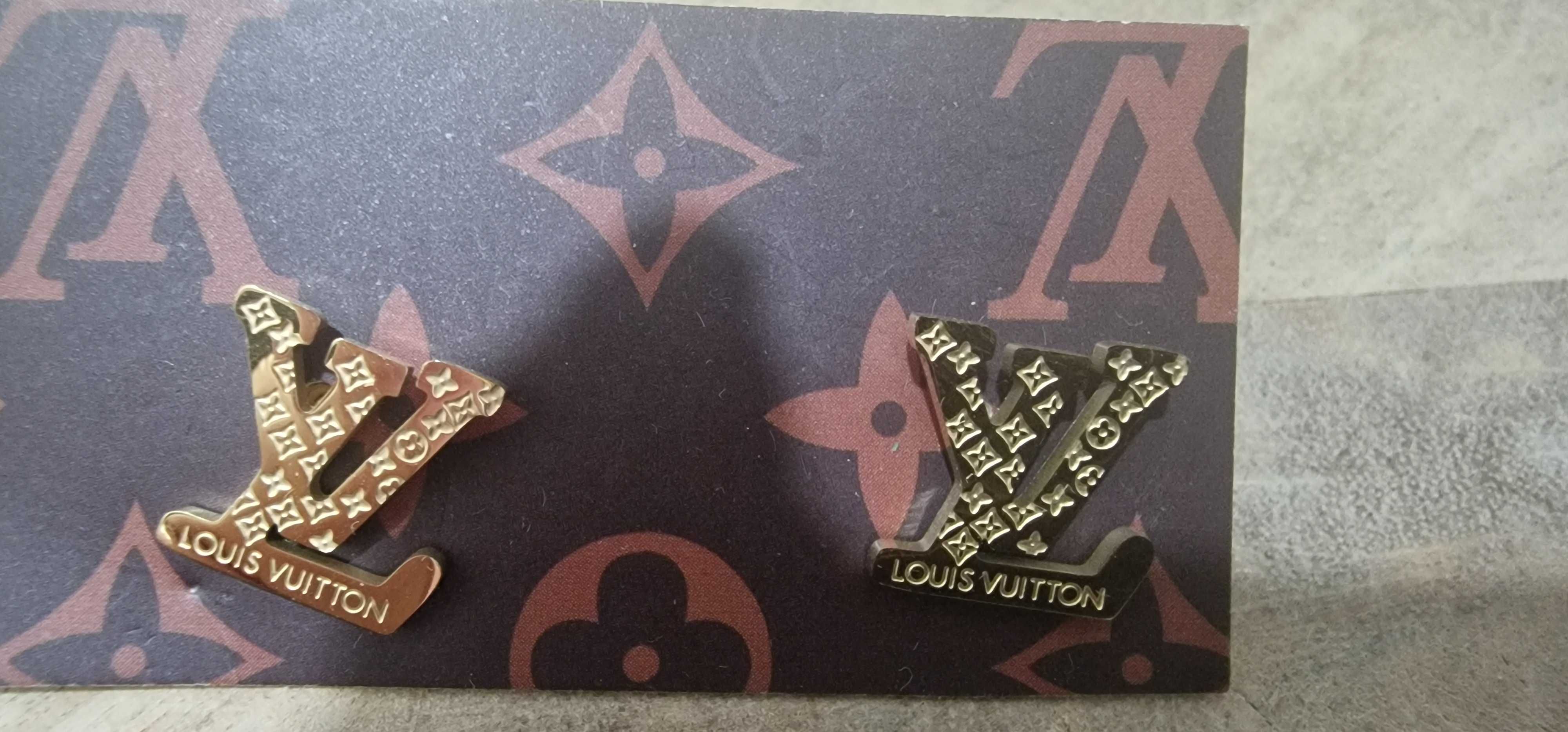 Brincos dourados LV