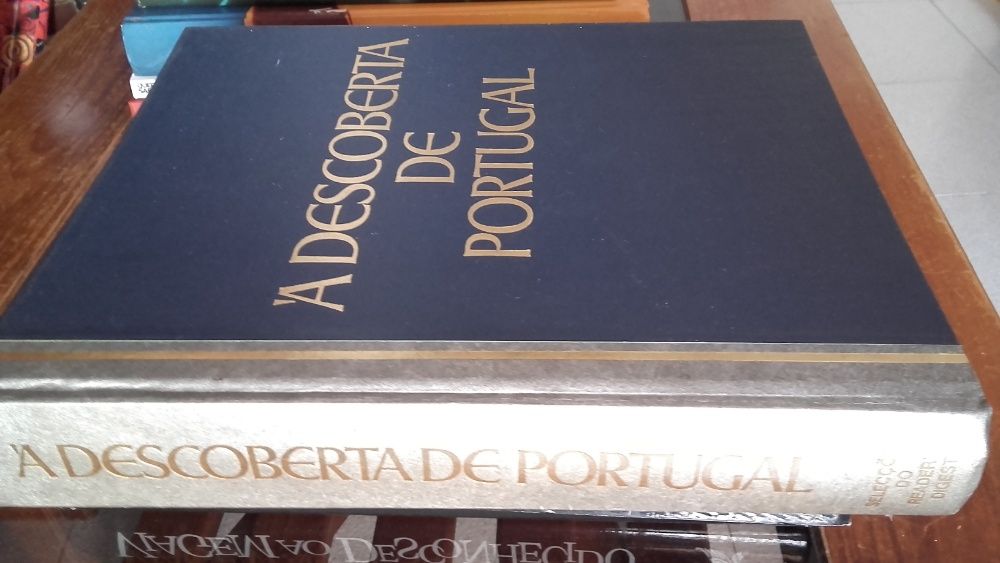 Livro "À Descoberta de Portugal" Edição de 1982