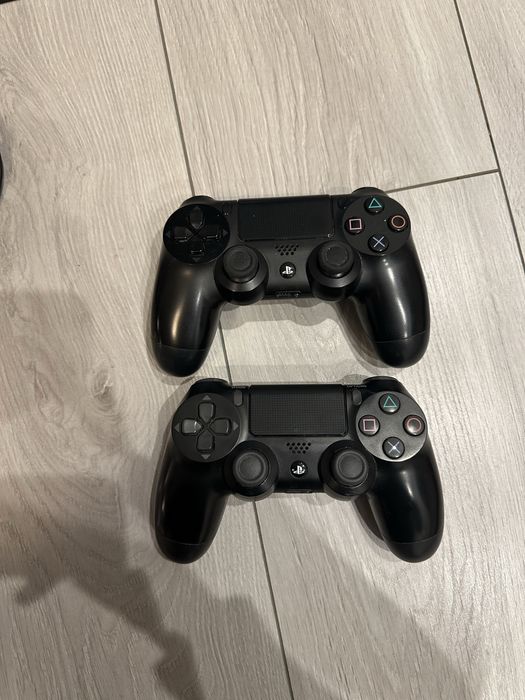 PlayStation 4 Pro 1TB+ 2 pady i 2 gry