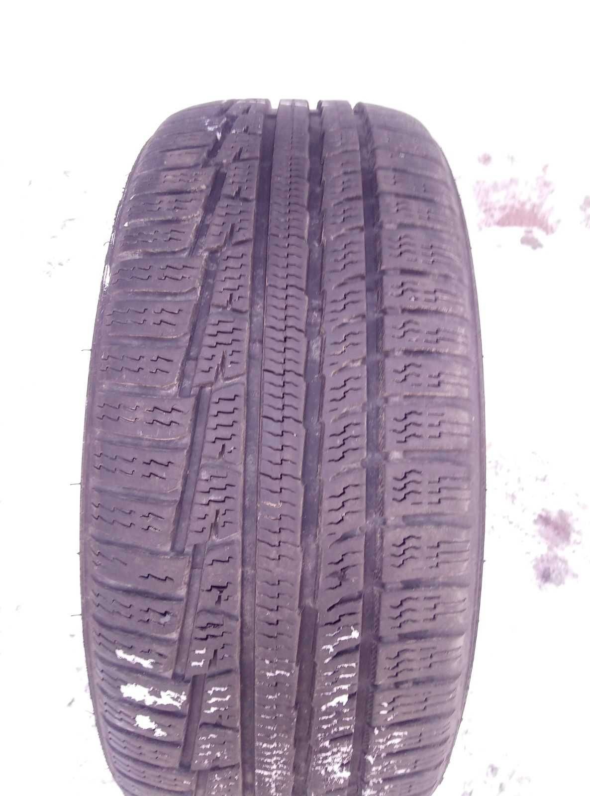 Używana opona zimowa 215/50R17 Nokian WR A3 (95V)