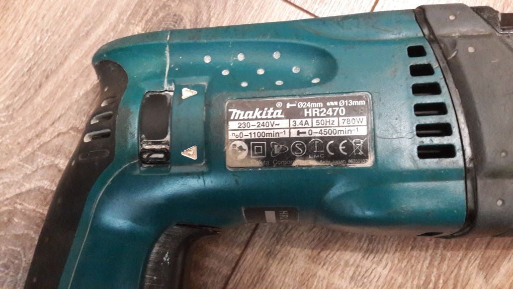 Перфоратор Makita 2470