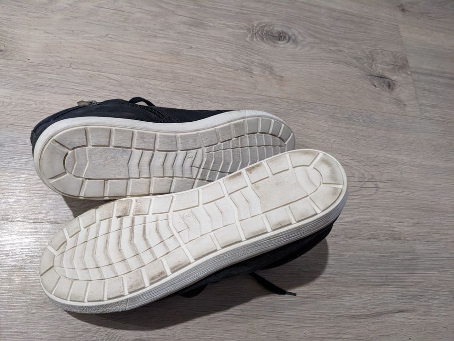 Кросівки Caprice 42