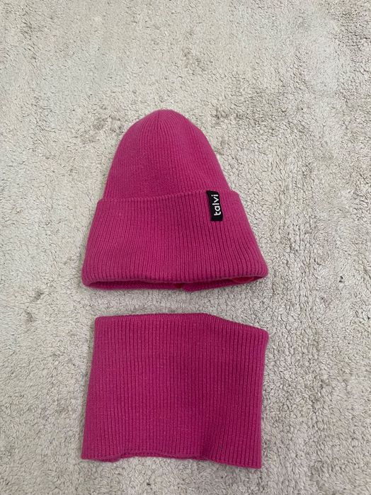 Зимова шапка на дівчинку