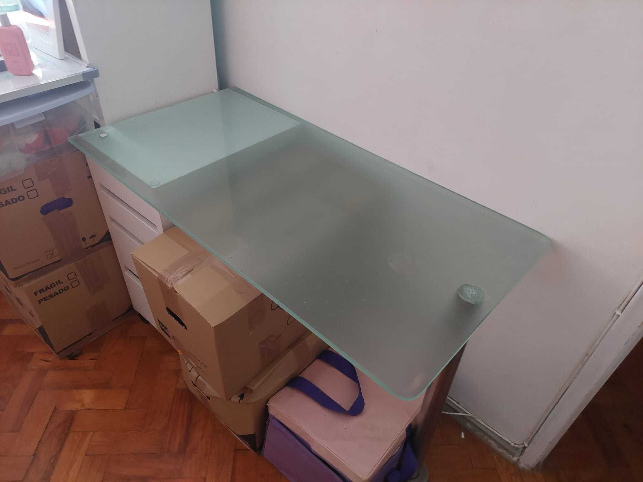 Mesa de vidro para apoiar