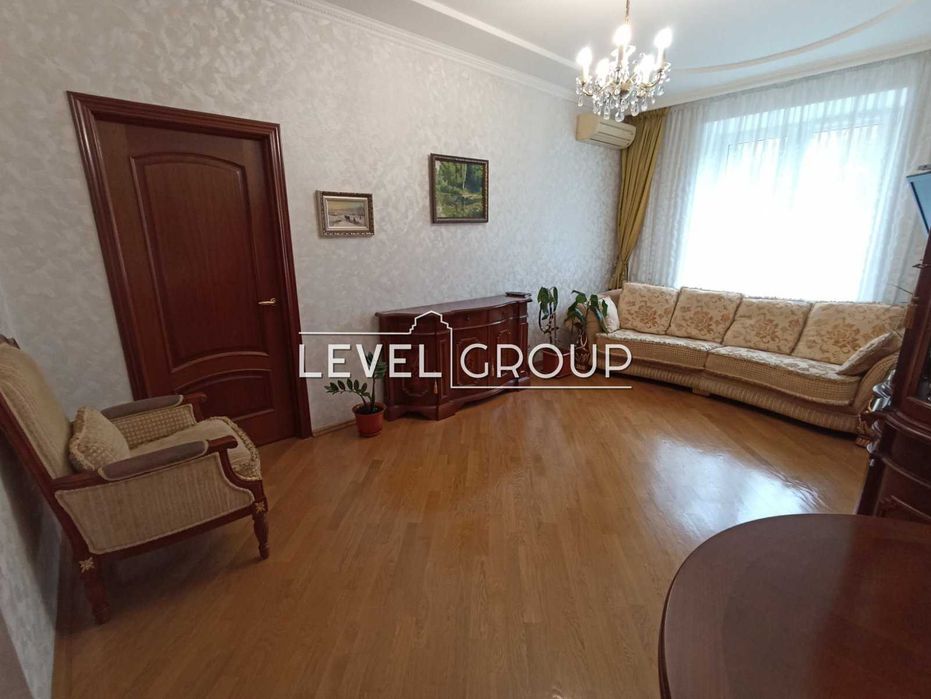 3 кім сталінка на Печерську вул Князів Острозьких (Московська) 37/2