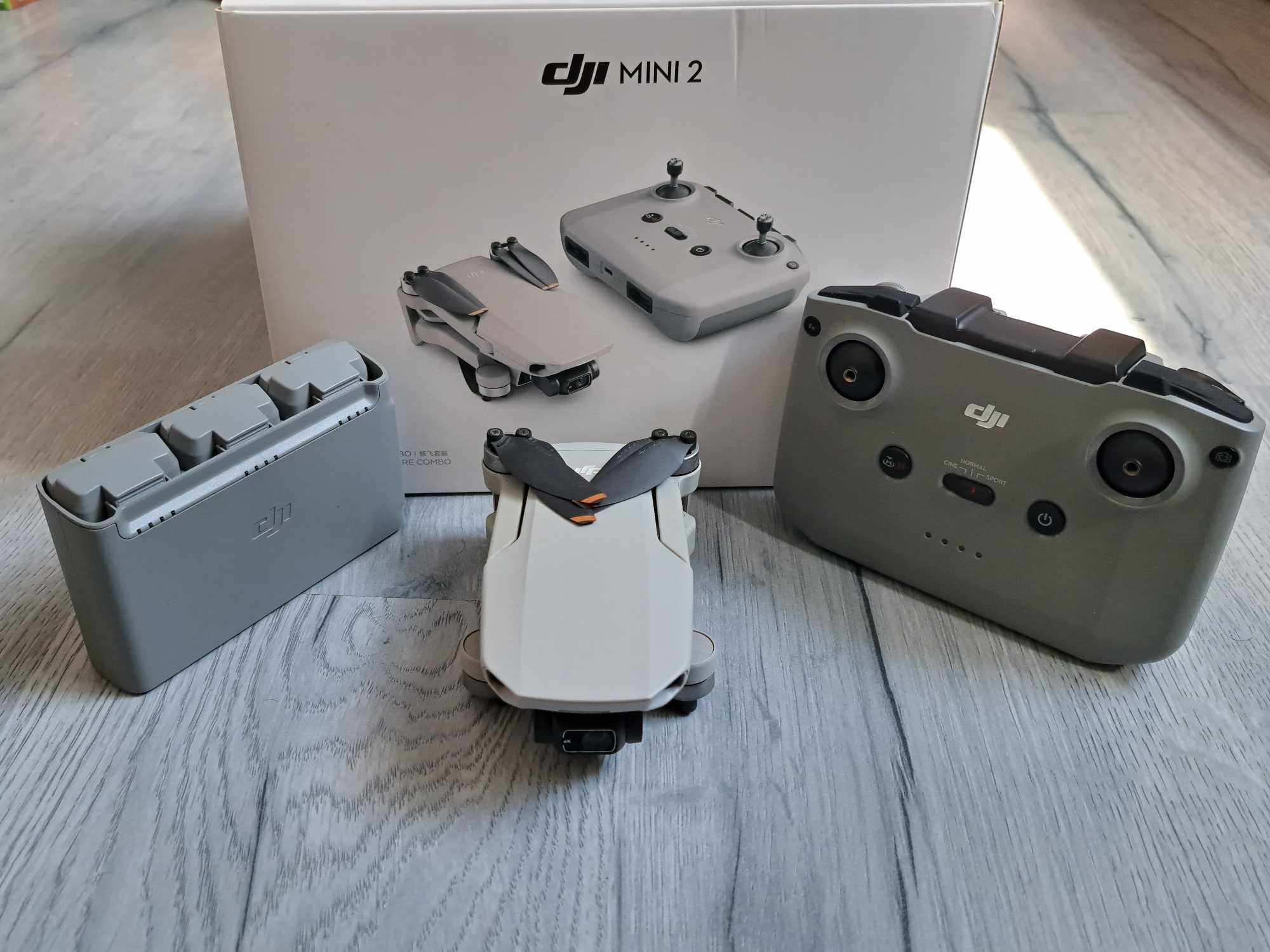 Dron DJI Mini 2 Fly More Combo