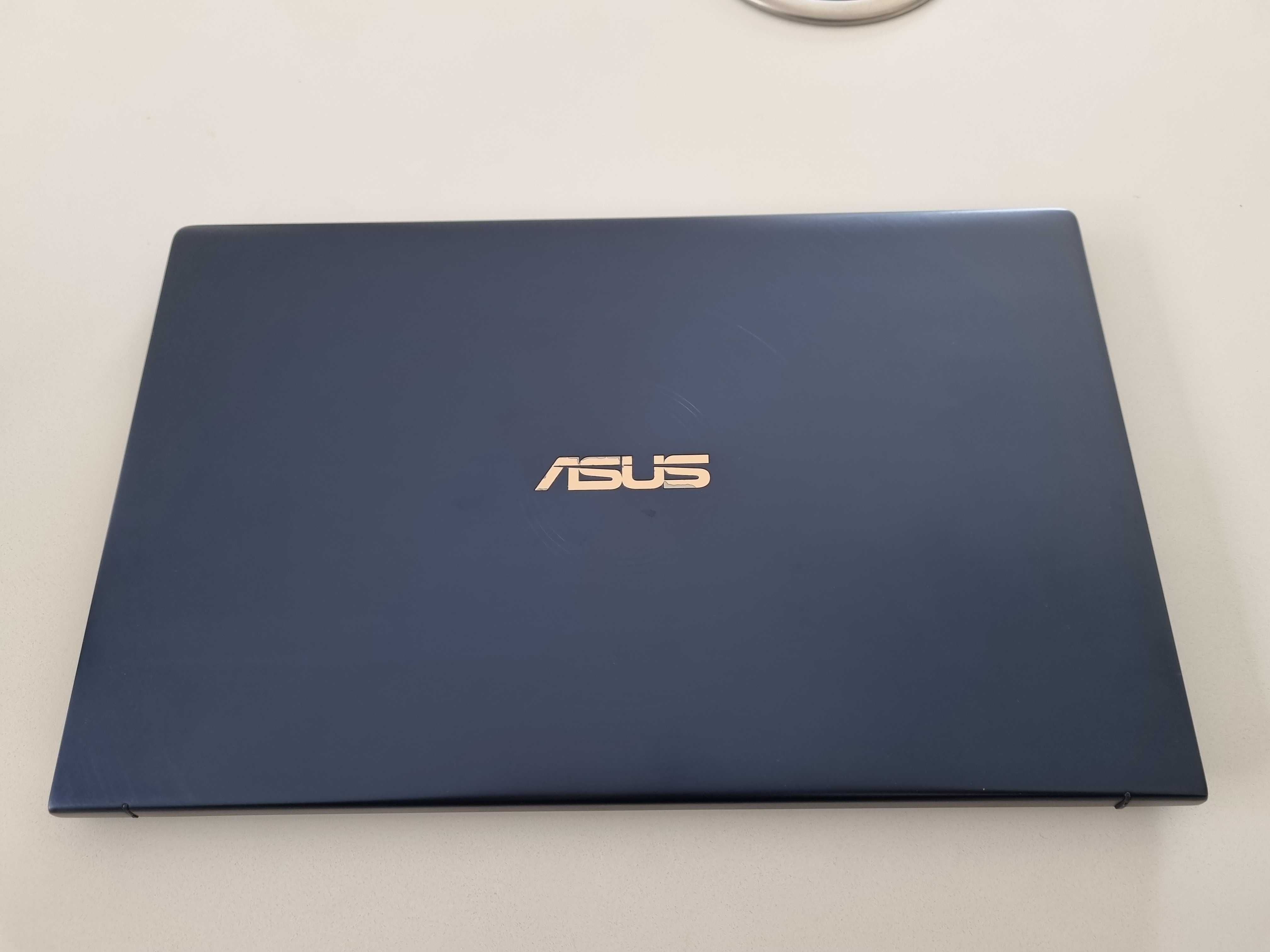 Portátil Asus Zenbook UX433F