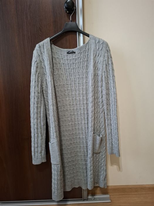 Swetry narzutki kardigany 2 sztuki