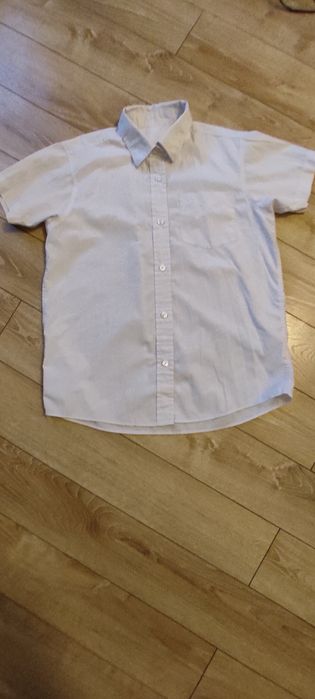 Koszula rozm 12-13lat biała z krótkim rękawem