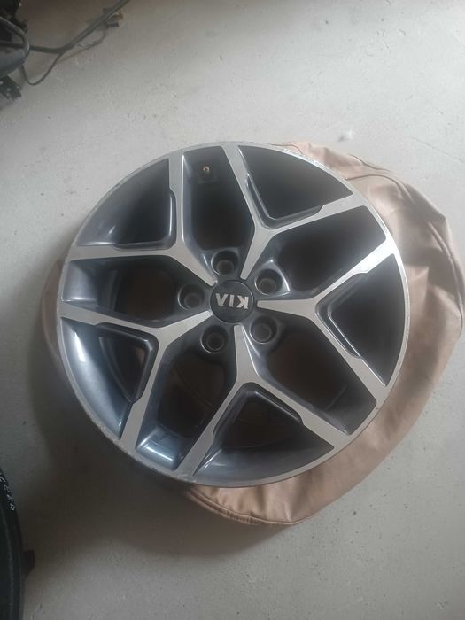 Kia Proceed III felgi 17 cali kpl 4 szt z 2020r alufelgi Ronal