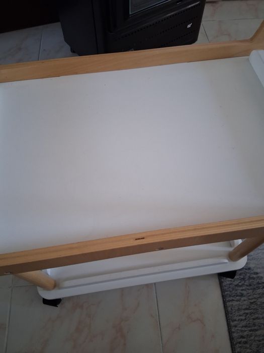 Vendo carrinho para criança brincar. Todo em madeira nom estado