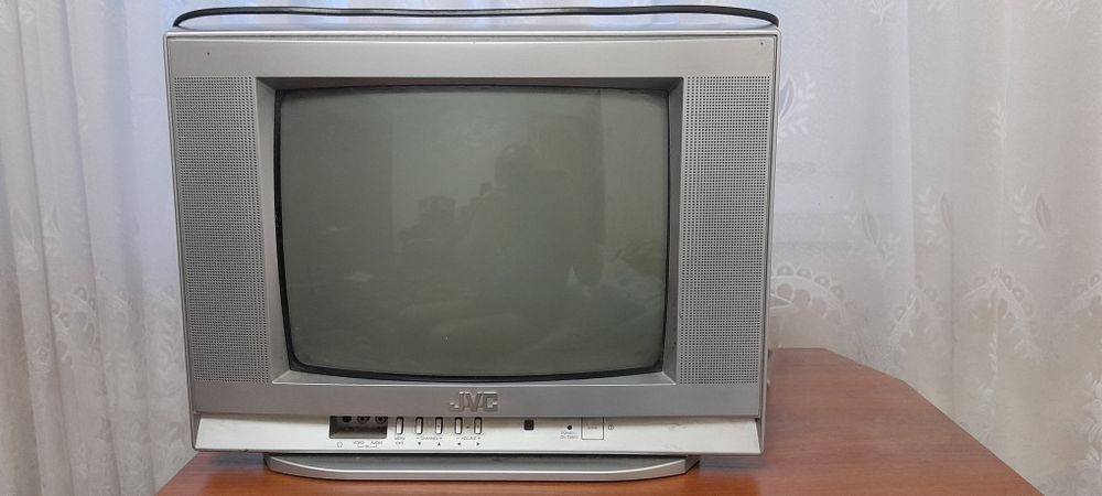Телевизор      JVC.