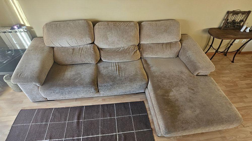 Sofá com chaise longue