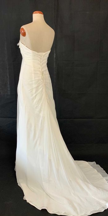 Nowa Romantyczna suknia ślubna M 38 Empire boho biała tren delikatna