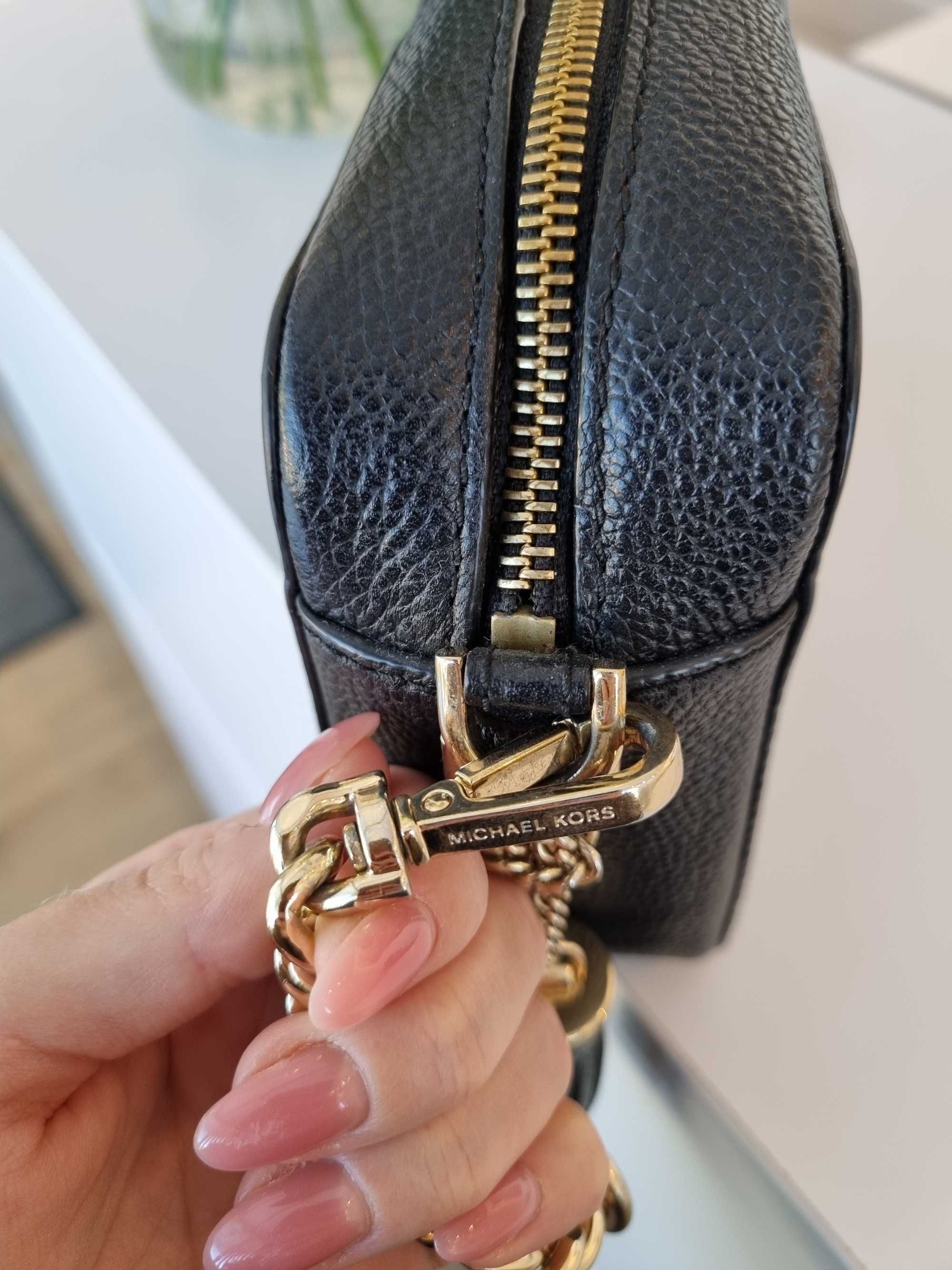 Michael Kors - czarna torebka w złote gwiazdki - skóra naturalna