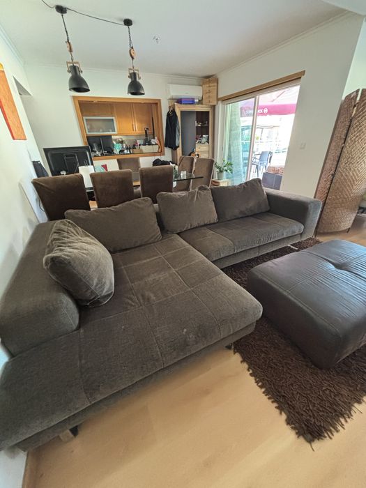 Aceito propostas, Sofa marrom com quatro (almofada+tapete+poltrona)
