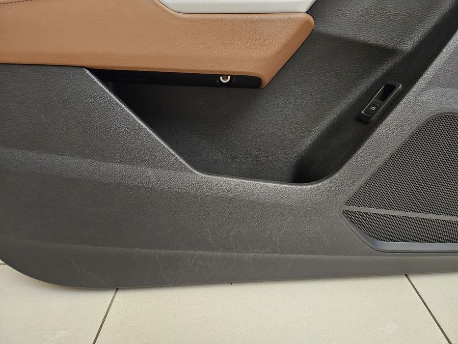 Дверна карта Audi Q3  83A.899.N1D.A в сборі з кнопками