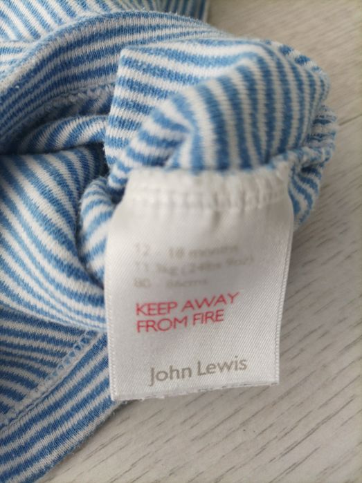 Body Carter's 6/12 miesięcy