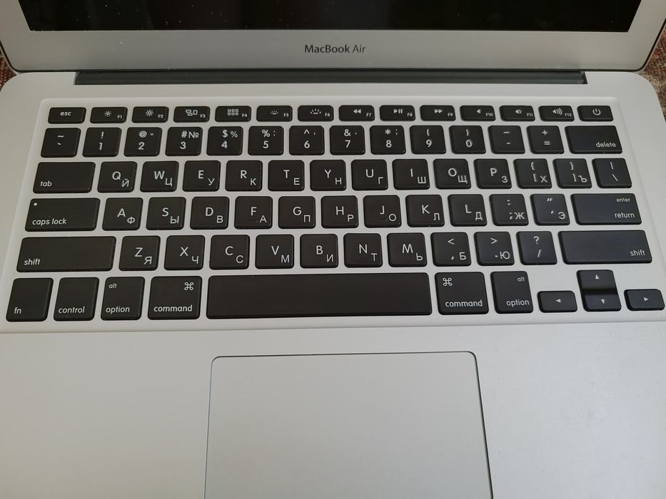 Macbook Air (A1466) 2017 как новый