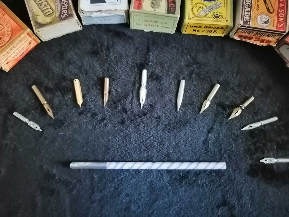 Caneta/pena de madeira com 10 aparos - Nova