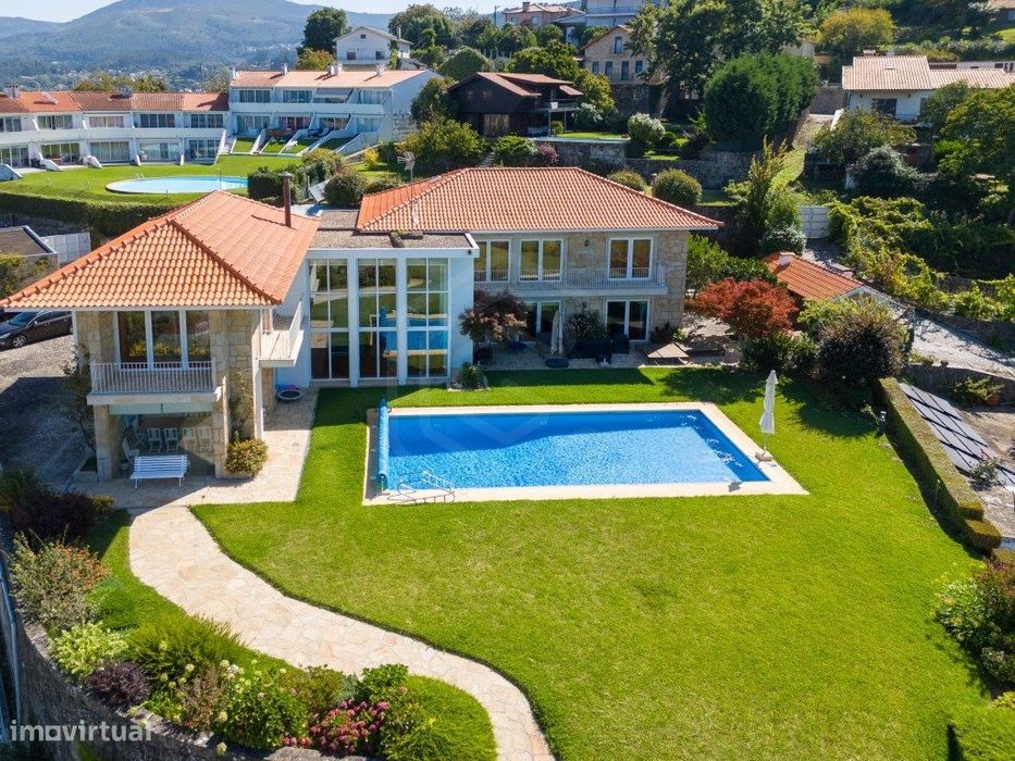 Moradia T7 com Piscina e Vista Panorâmica para o Rio Minho - Vila N...