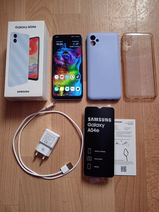 телефон Samsung A04e 3/64 Gb 2 чохла + скло відмінний стан