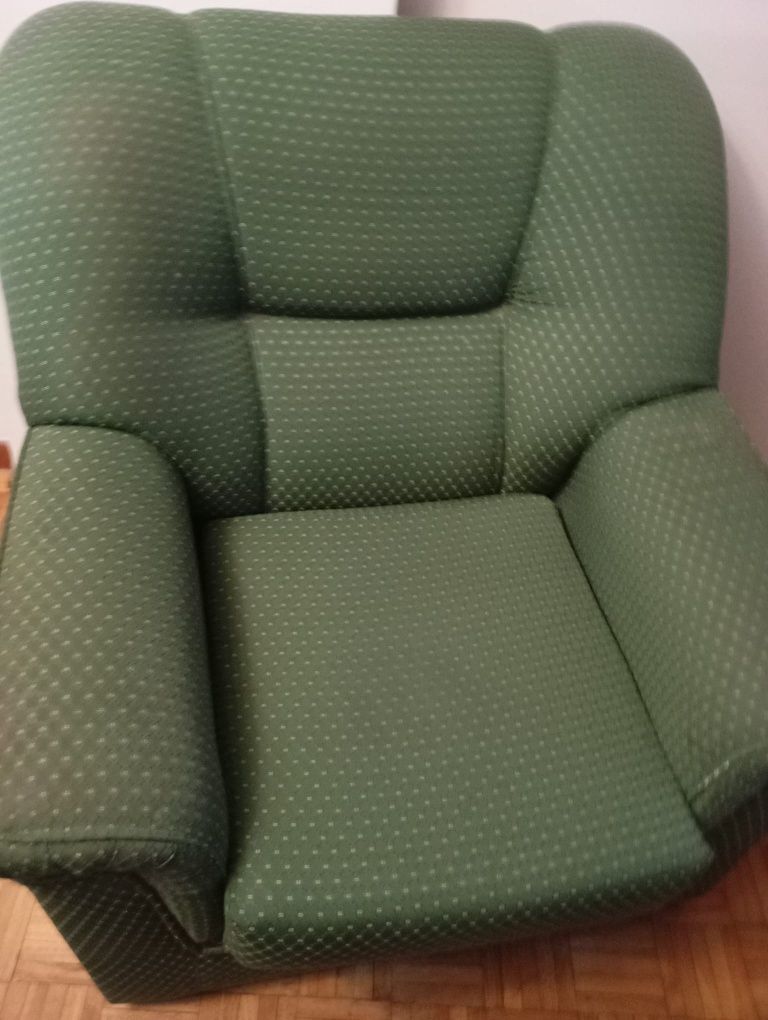 Vendo um terno cor verde