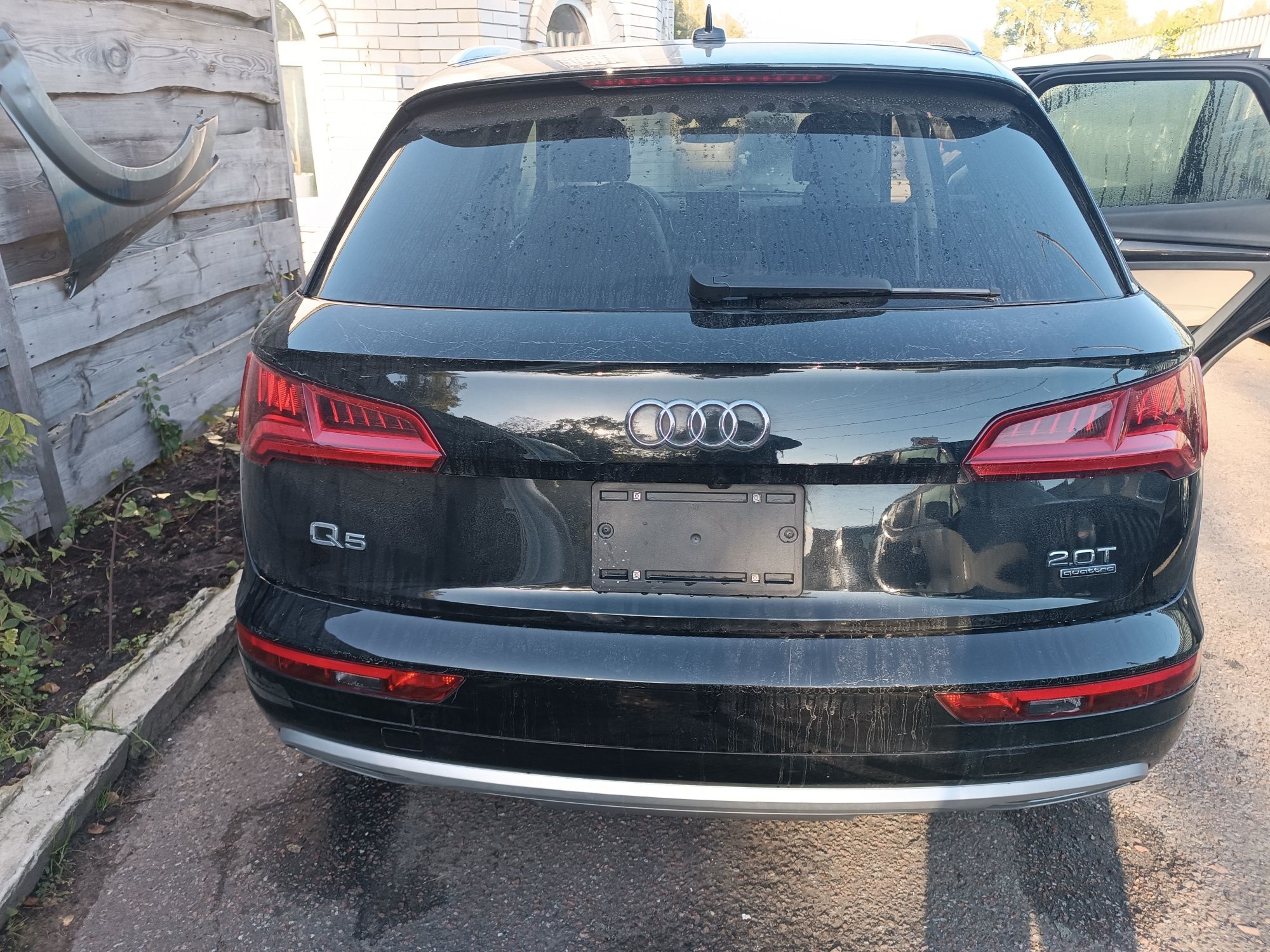 Розборка розбірка рейка двері бампер четверть цапфа Audi Q5 80A кю5 ку