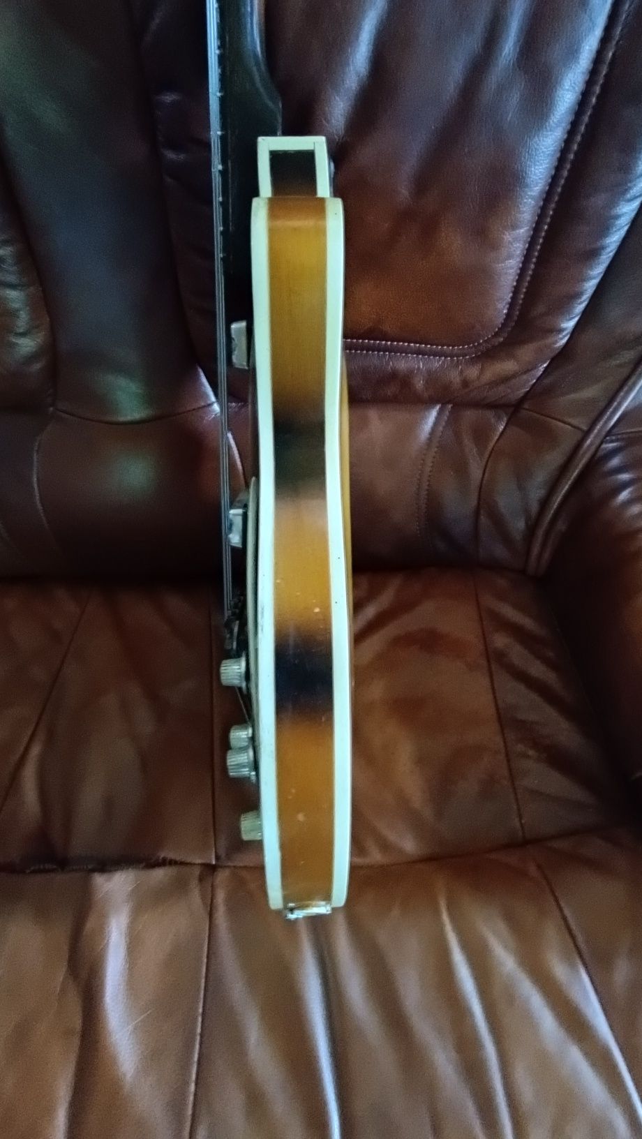 Gitara basowa Defil Orlik