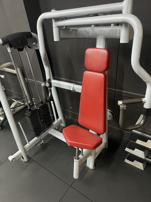 Máquina Peito press convergente